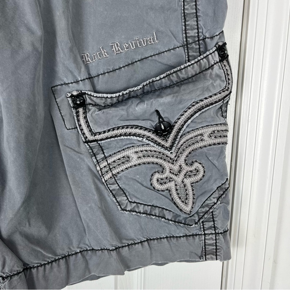 Rock Revival Men’s Embroidered Classic Cargo Shorts - Picture 2 of 9